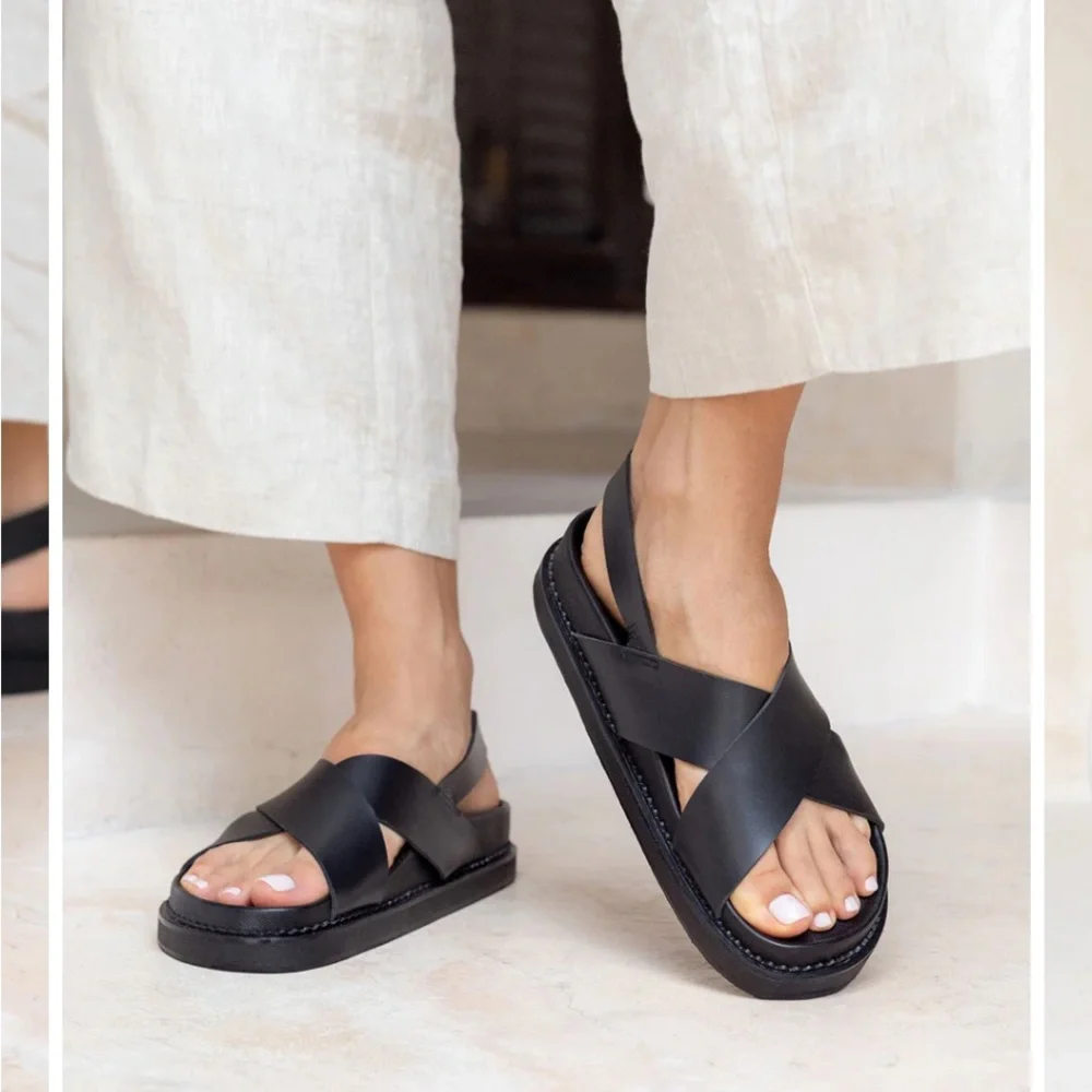 NWT Liberte Leather Capri Black Leather Sandals with Buckle. - Picture 2 of 14